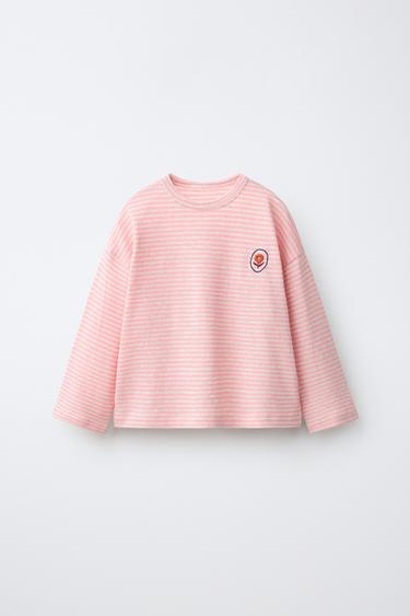 T-SHIRT BRODÉ À RAYURES TISSÉES - Rose de Zara