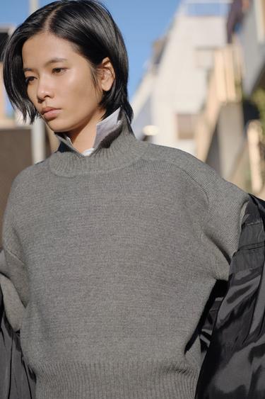 ハイネック スリット ニットセーターグレーマールZaraのハイネック スリット ニットセーター - グレーマール