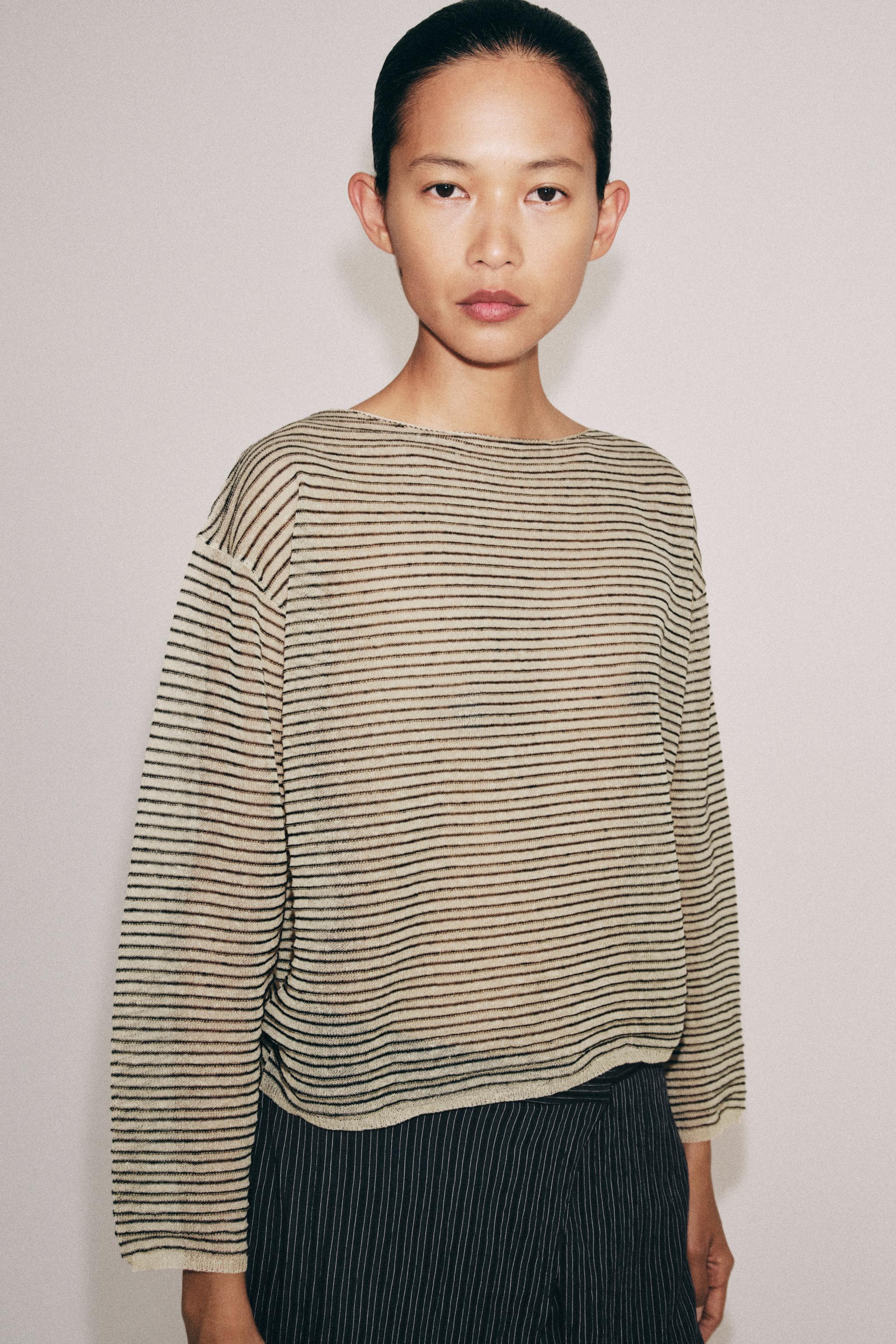 PULL EN MAILLE FINE À RAYURES