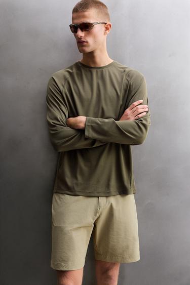 T-SHIRT TECHNIQUE GRAVEL MANCHES LONGUES - Vert moyen de Zara - Image 4