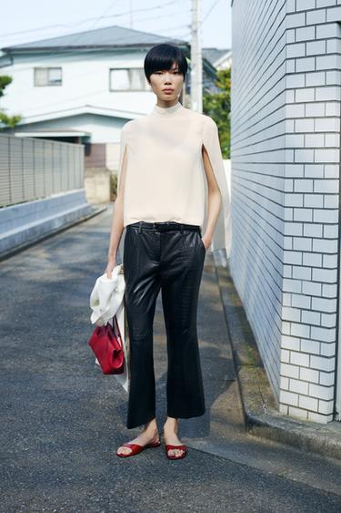 ZW COLLECTION LIMITED EDITION クロコダイル柄レザーパンツブラックZaraのZW COLLECTION LIMITED EDITION クロコダイル柄レザーパンツ - ブラック 