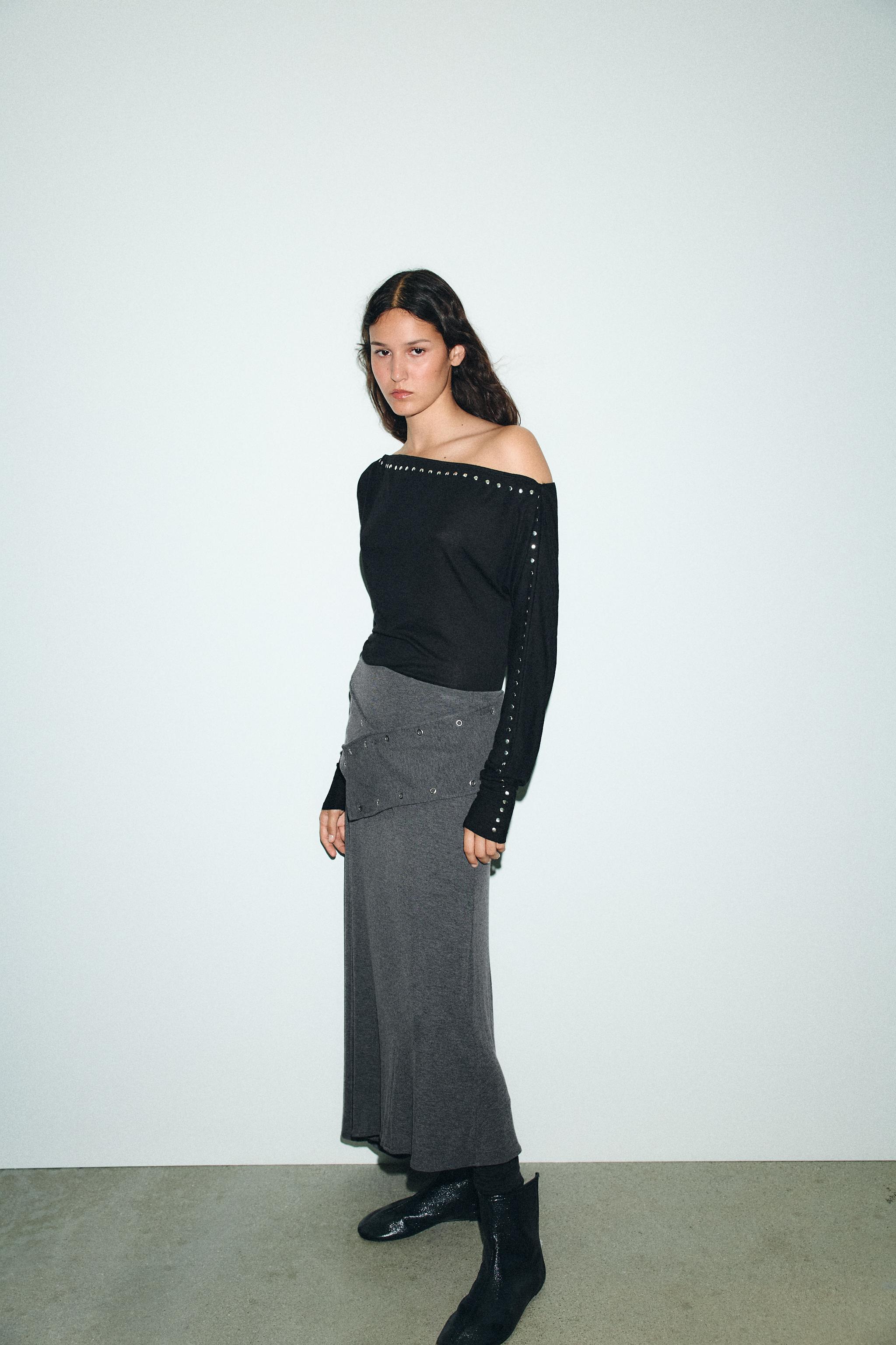 BATWING SLEEVE T-SHIRT WITH STUDS