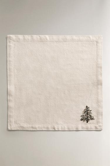 PACK OF EMBROIDERED COTTON CHRISTMAS PINE TREE NAPKINS (PACK OF 2) - Ecru by Zara - Image 1