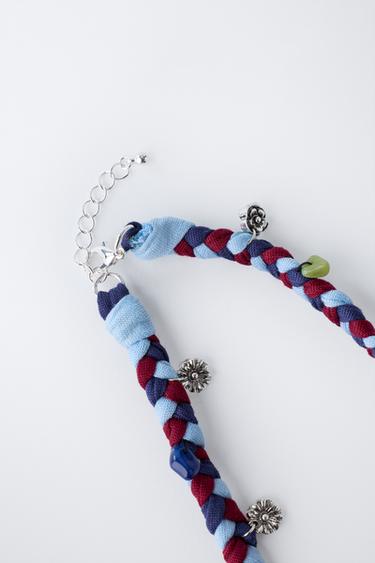 COLLIER TRESSÉ PENDENTIFS FLEURS - Bleu encre de Zara - Image 1