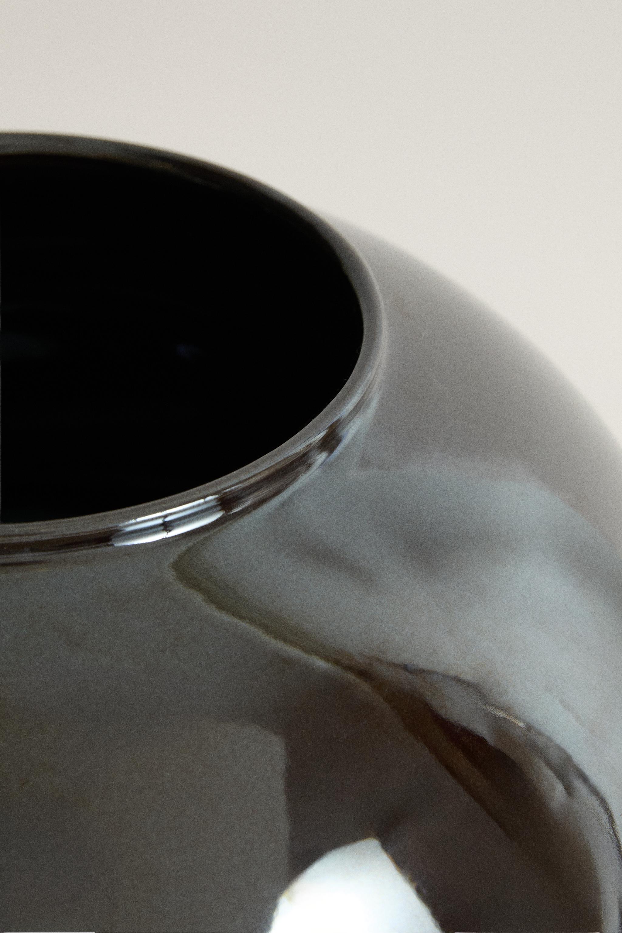 GLOSS SPHERE VASE