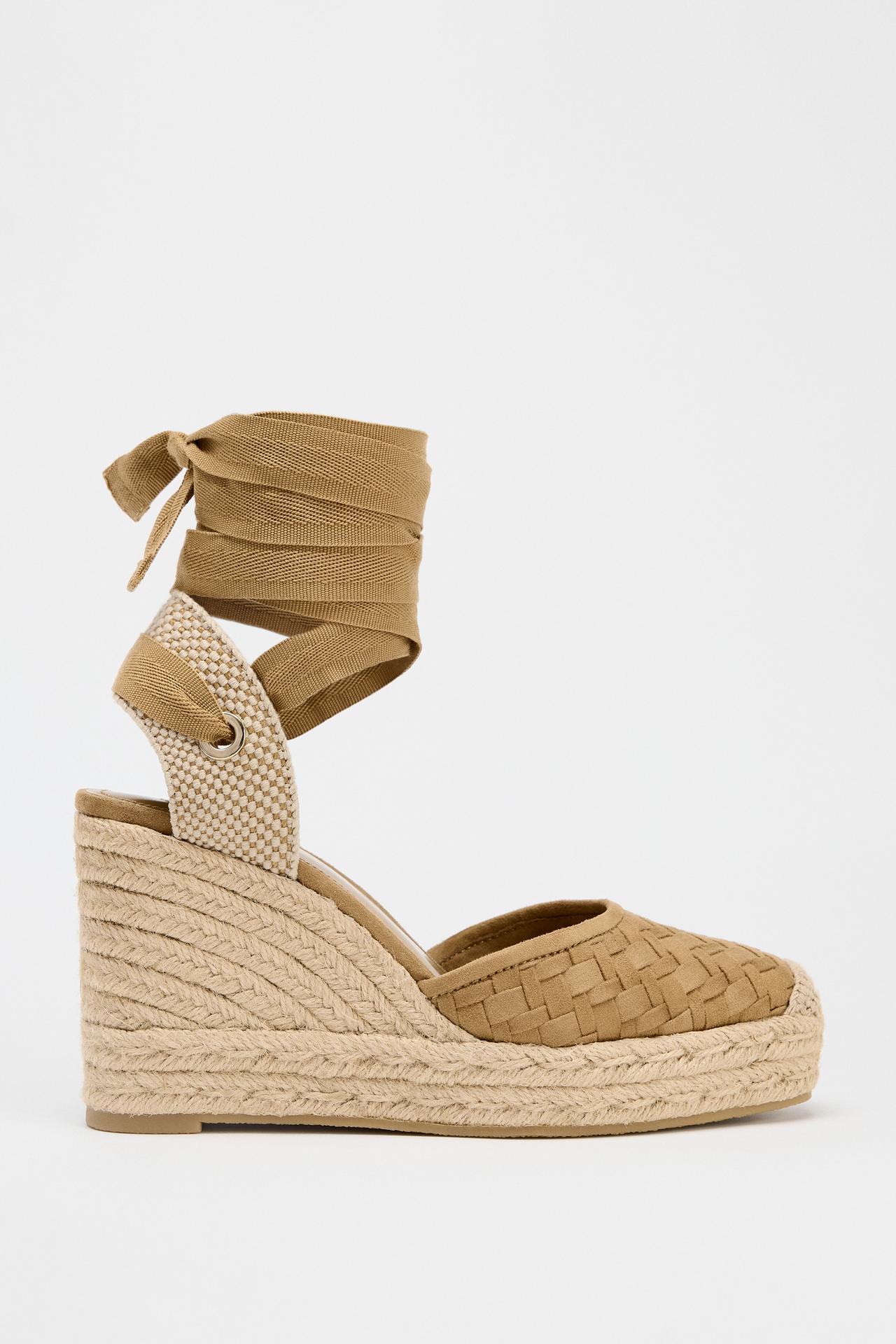 BRAIDED BODY WEDGE HEELS
