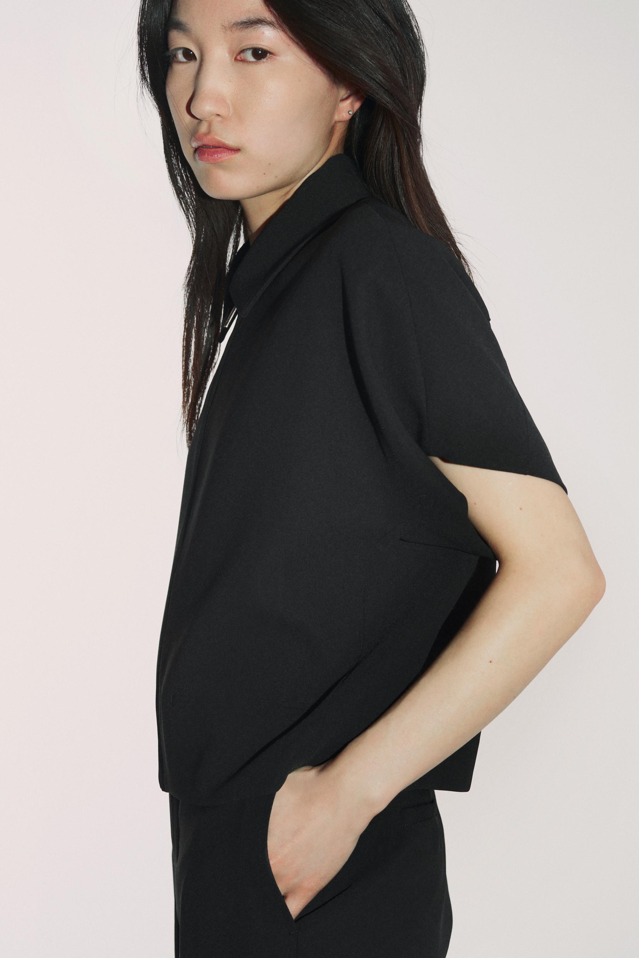 【美品】ZARA フーデッド クロップドジャケット　ブラック Mサイズ 2185405246.jpg?1690367921