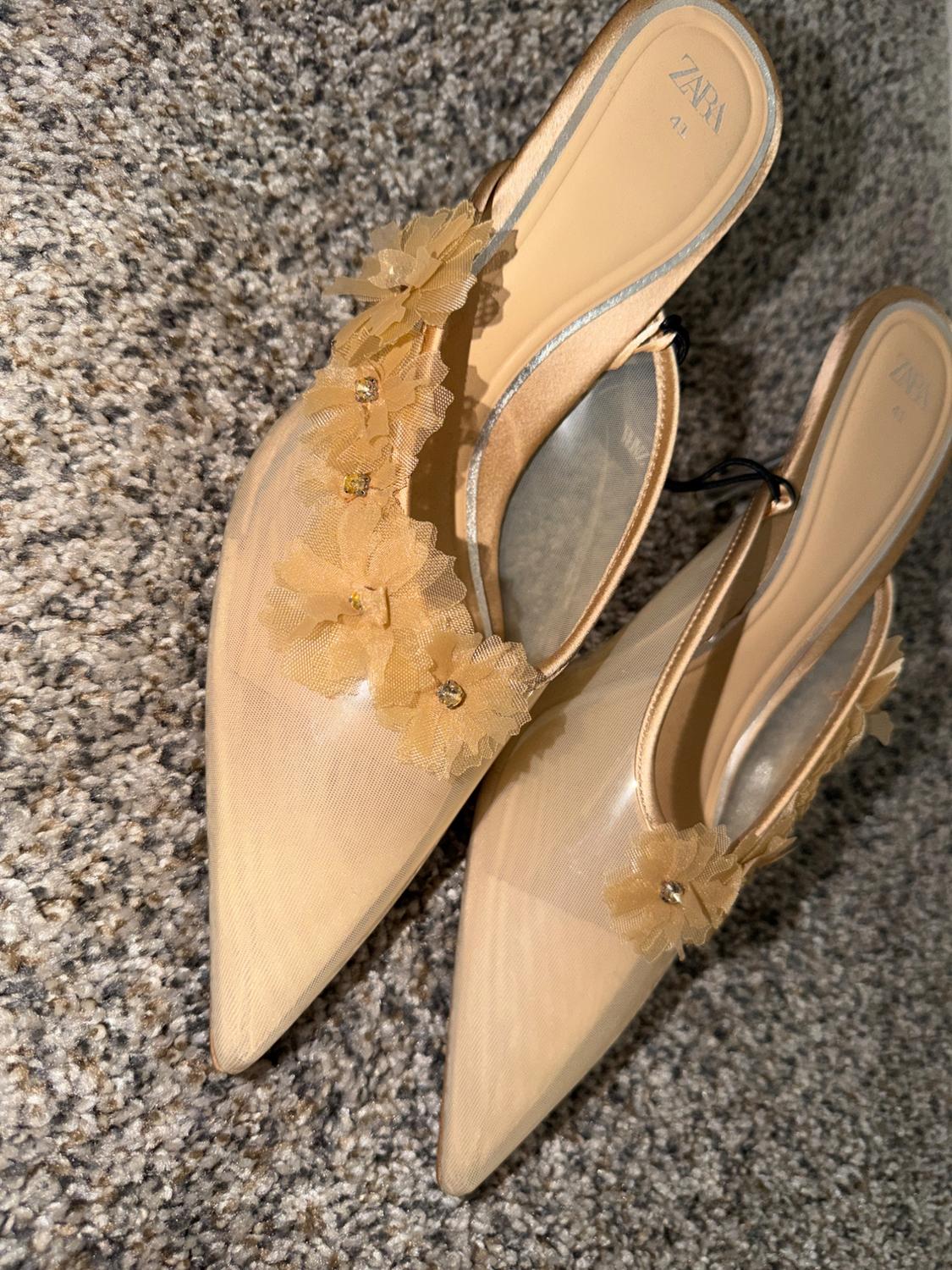 FLORAL HEELED VINYL PUMPS - Image 8
