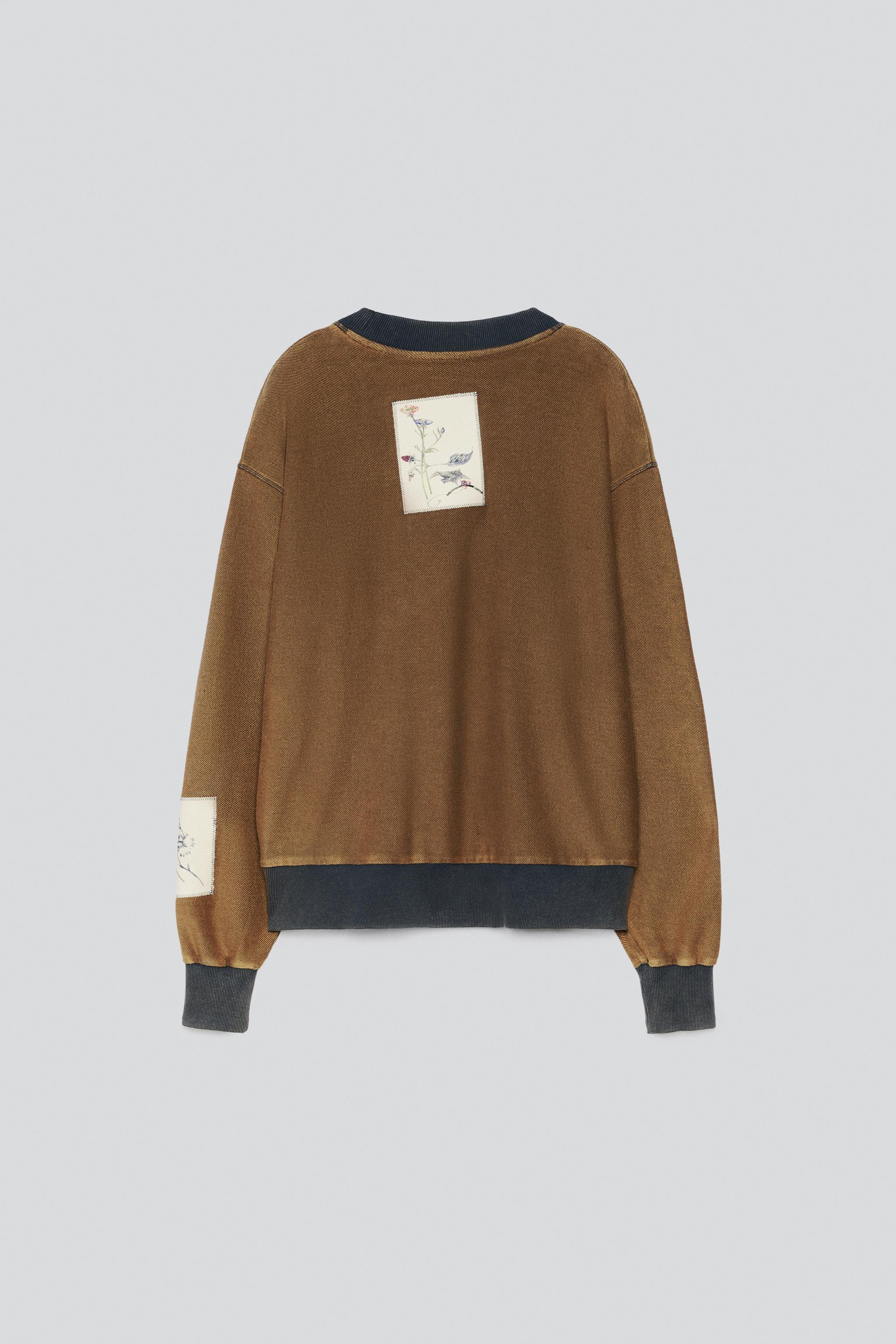 CONTRAST PATCH SWEATSHIRT
