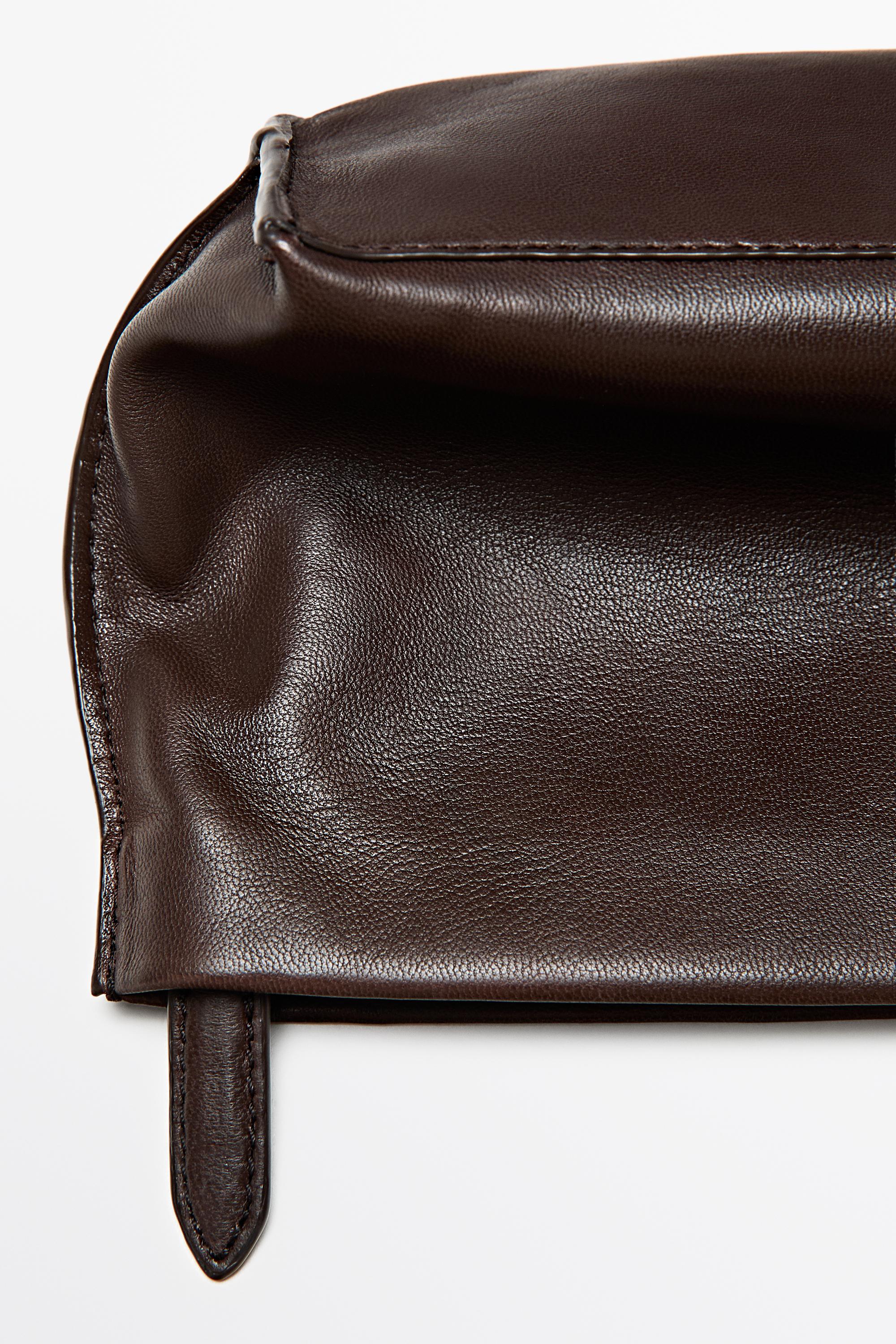 Soft nappa leather medium toiletry bag