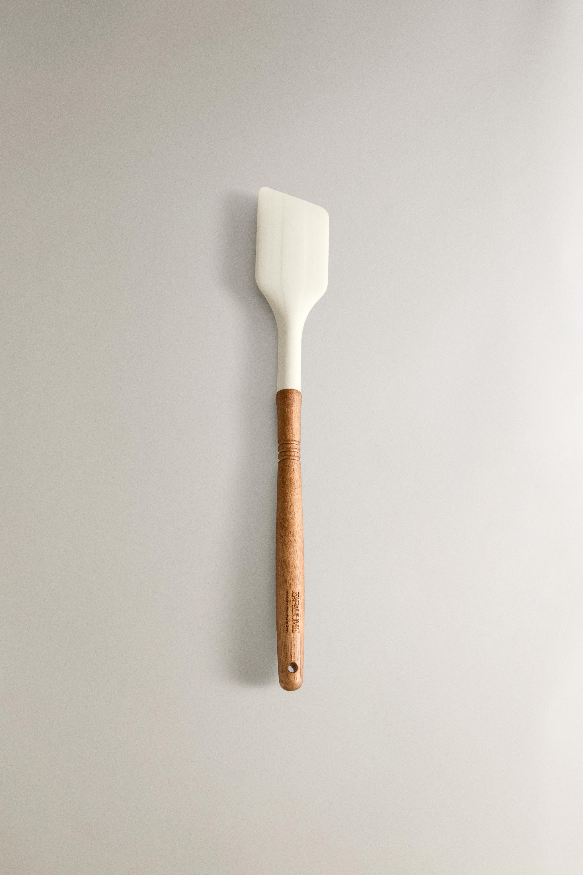 WOOD AND SILICONE SPATULA — Cream