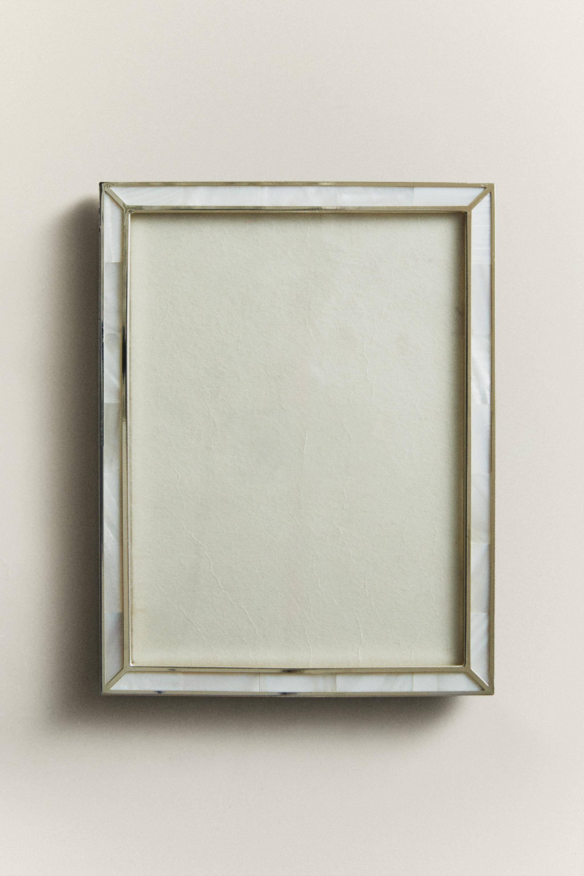MOTHER-OF-PEARL FINE BORDER PICTURE FRAME
