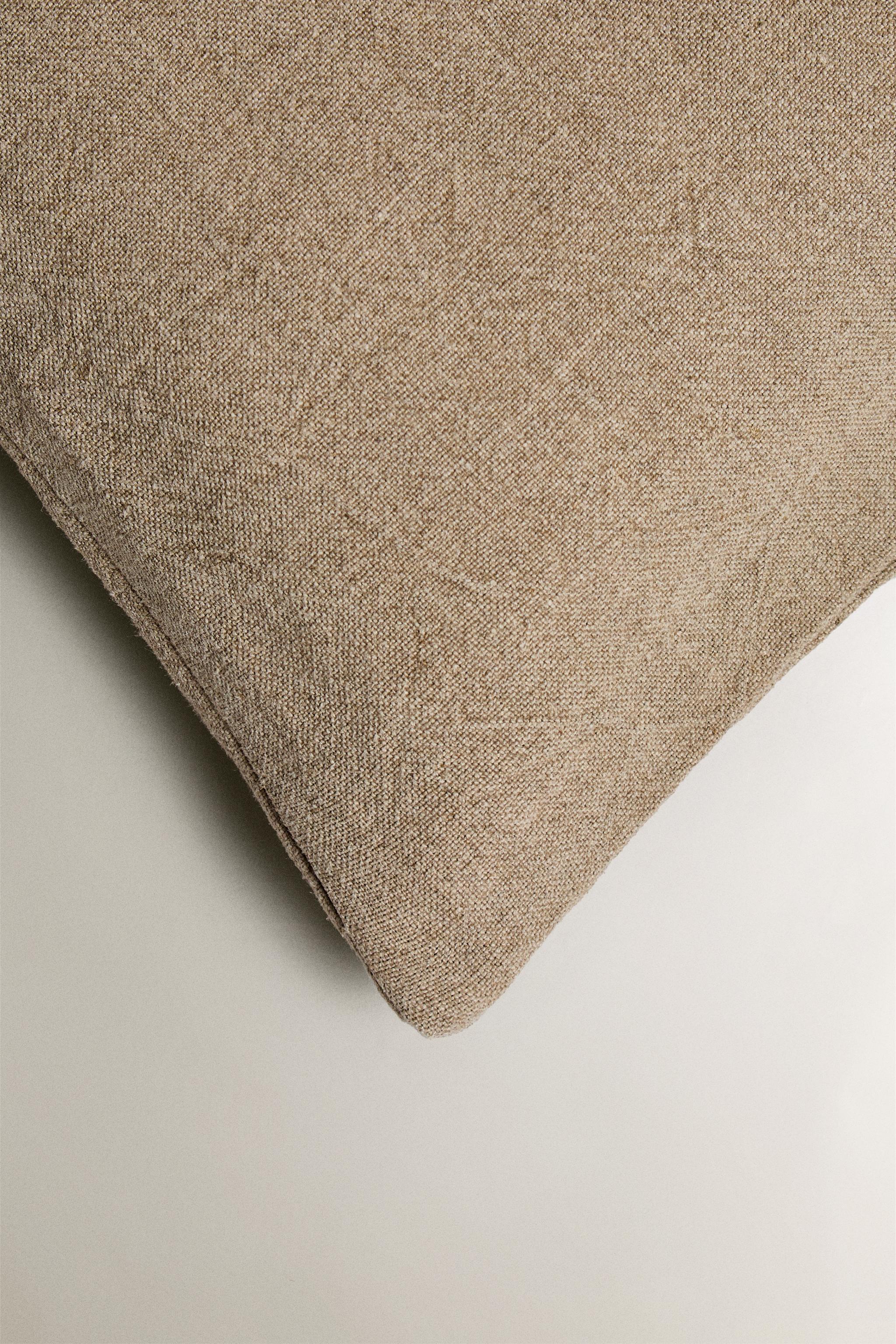 PLAIN FADED LINEN BEDSPREAD CUSHION COVER — Light beige
