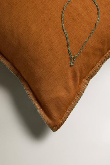 HOUSSE DE COUSSIN BRODERIES RELIEF - Orange de Zara - Image 1