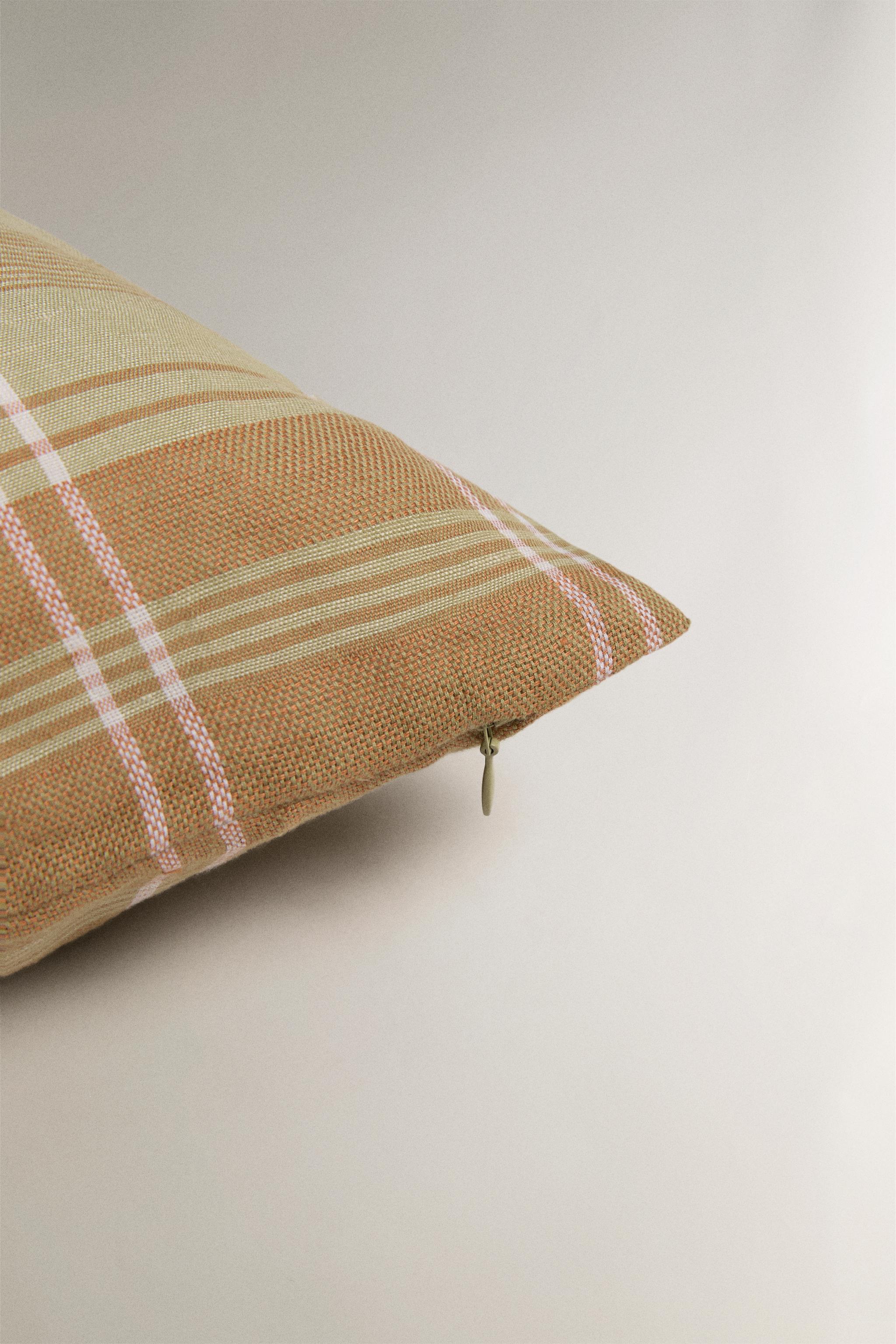 HOUSSE DE COUSSIN CARREAUX