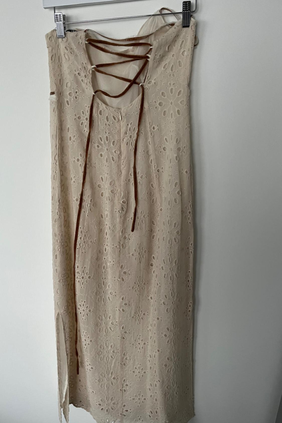 LIMITED EDITION DRESS WITH CUTWORK EMBROIDERY - Image 4