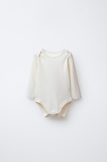 LOT DE CINQ BODYS CANARDS - Écru de Zara - Image 1