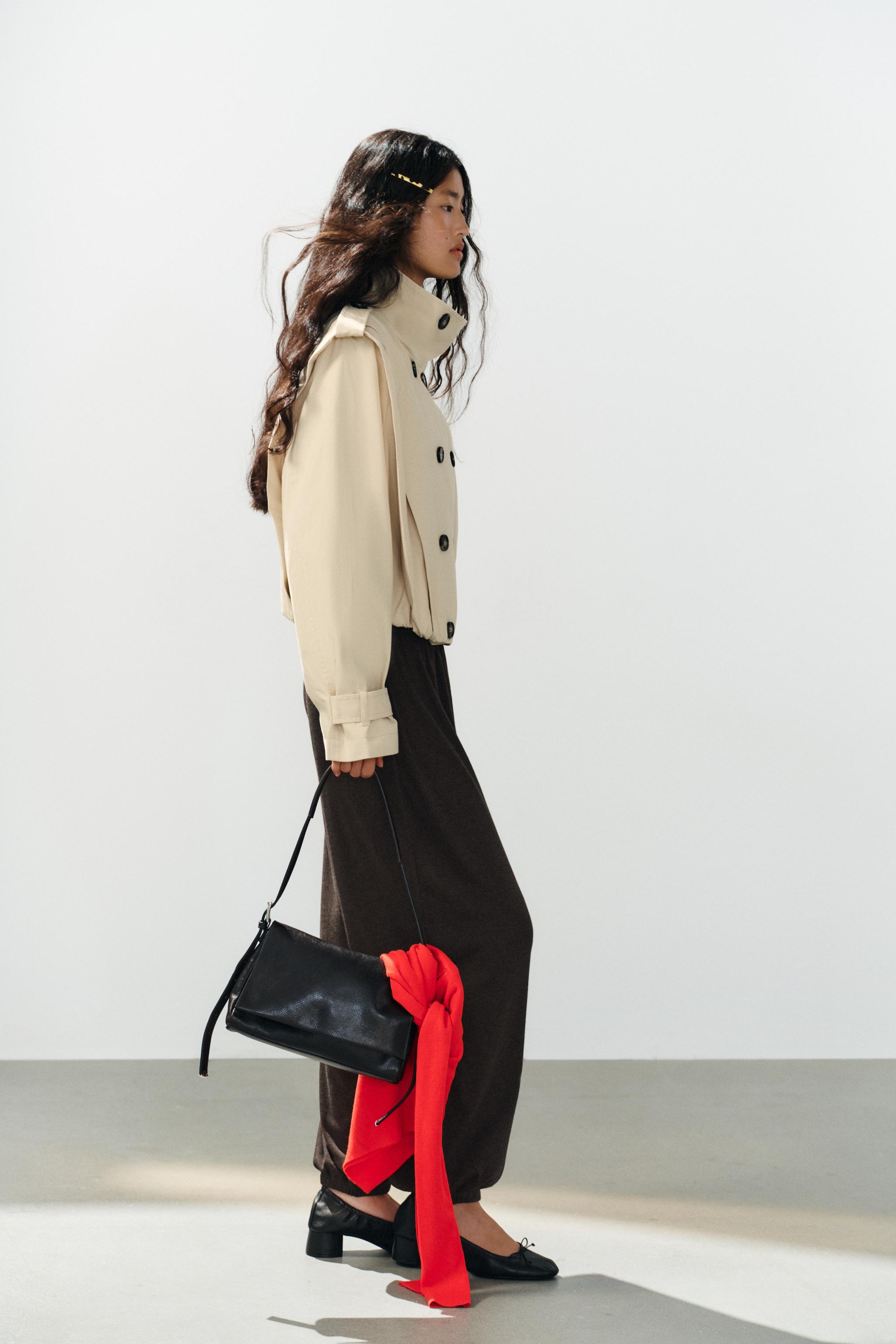 SHORT PLEATED TRENCH COAT