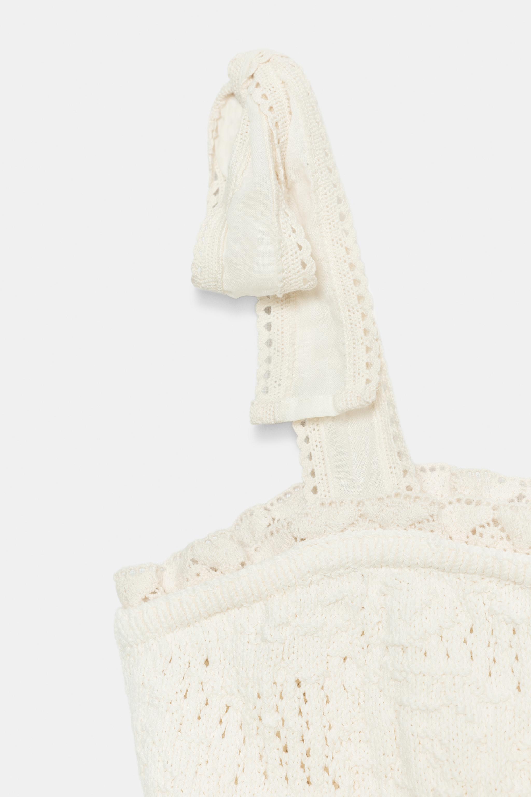 TOP ROMANTIQUE EN MAILLE À NŒUDS