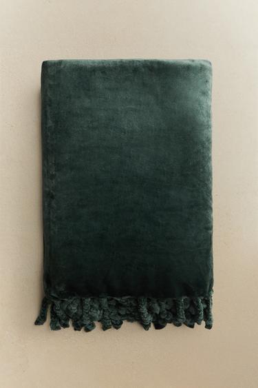 FLEECE THROW WITH FRINGING - Green by Zara