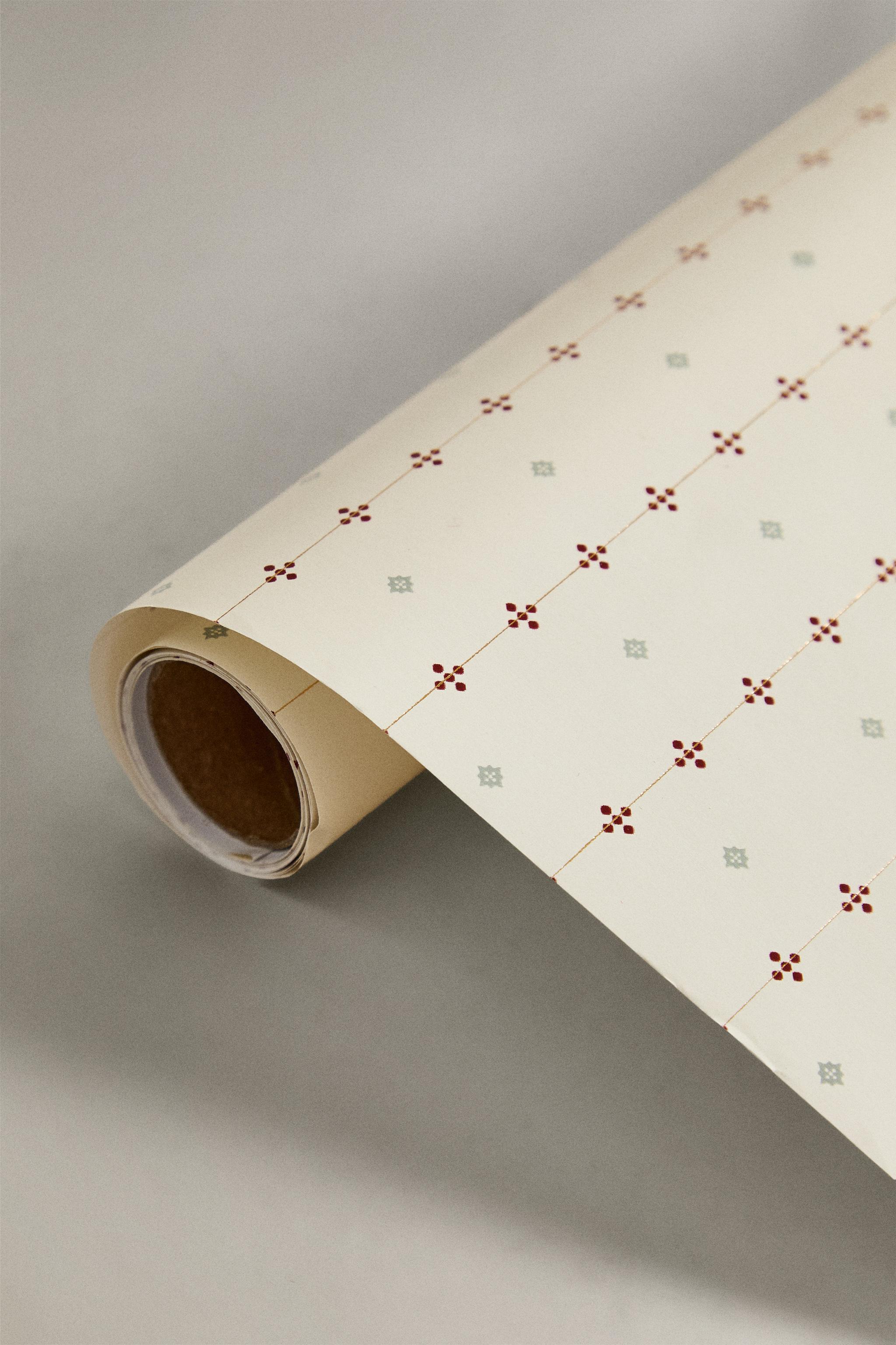 CHRISTMAS SNOWFLAKE WRAPPING PAPER