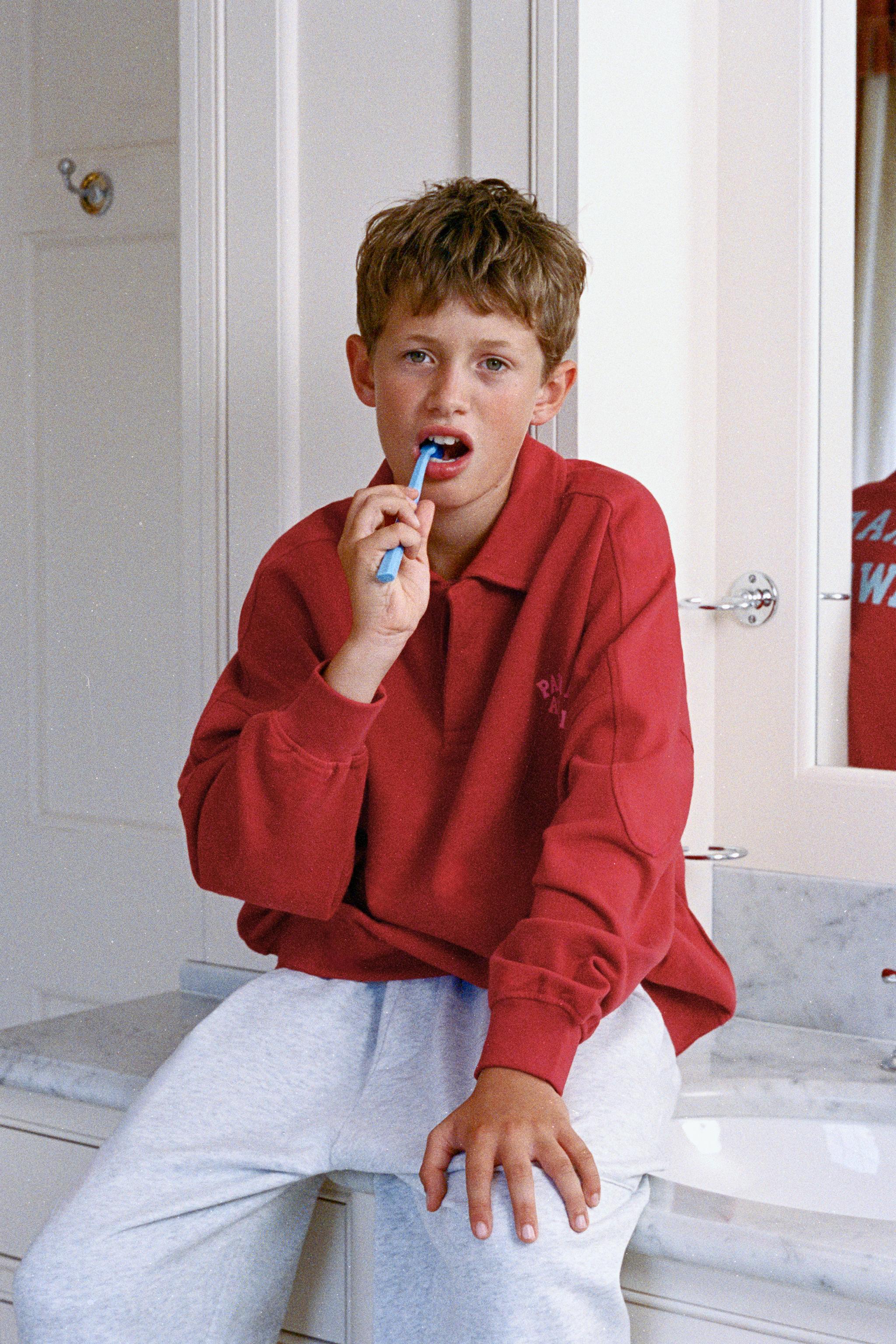 TEXT PRINT POLO SWEATSHIRT