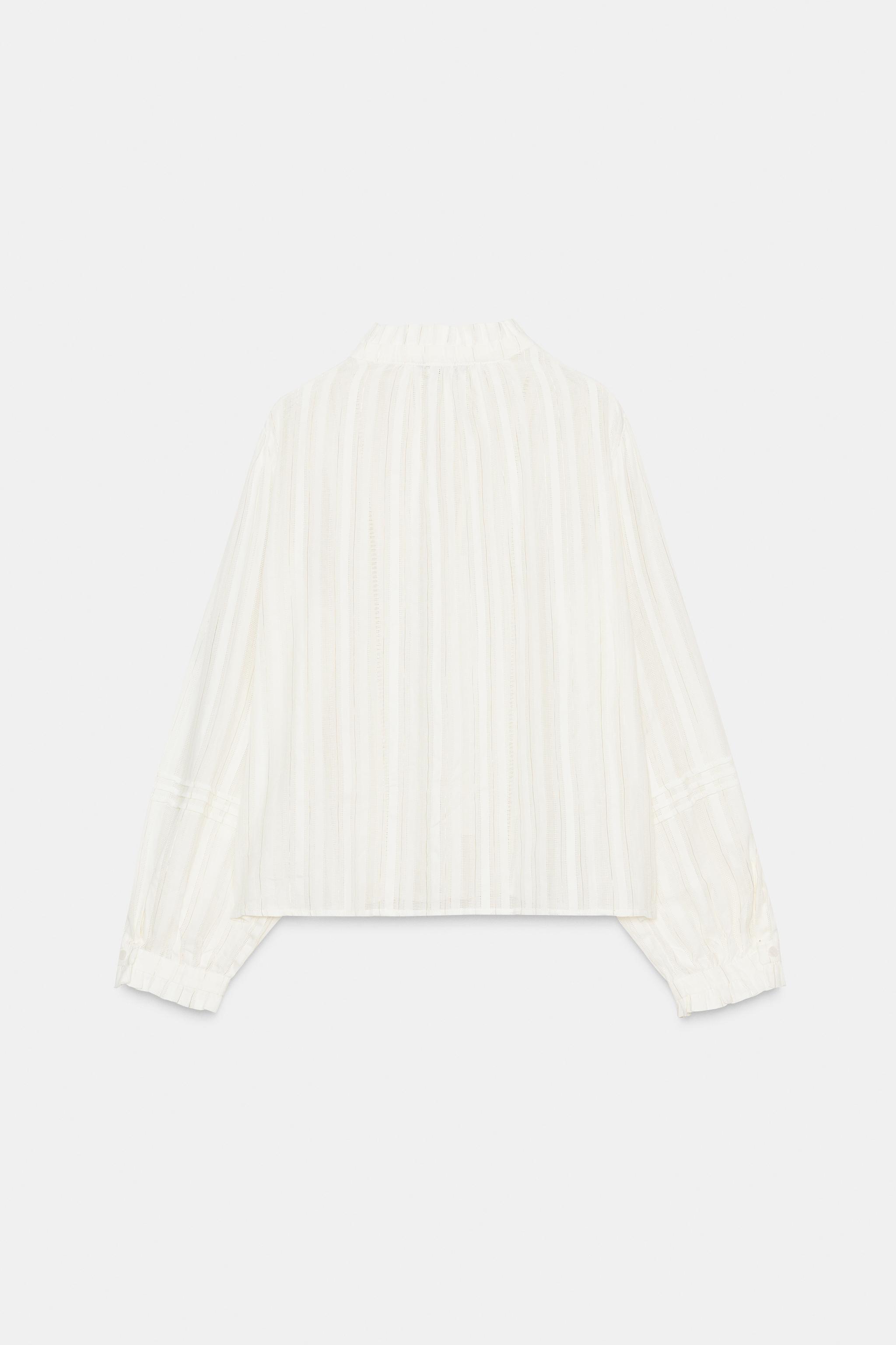 BLOUSE ROMANTIQUE AVEC ENTRE-DEUX