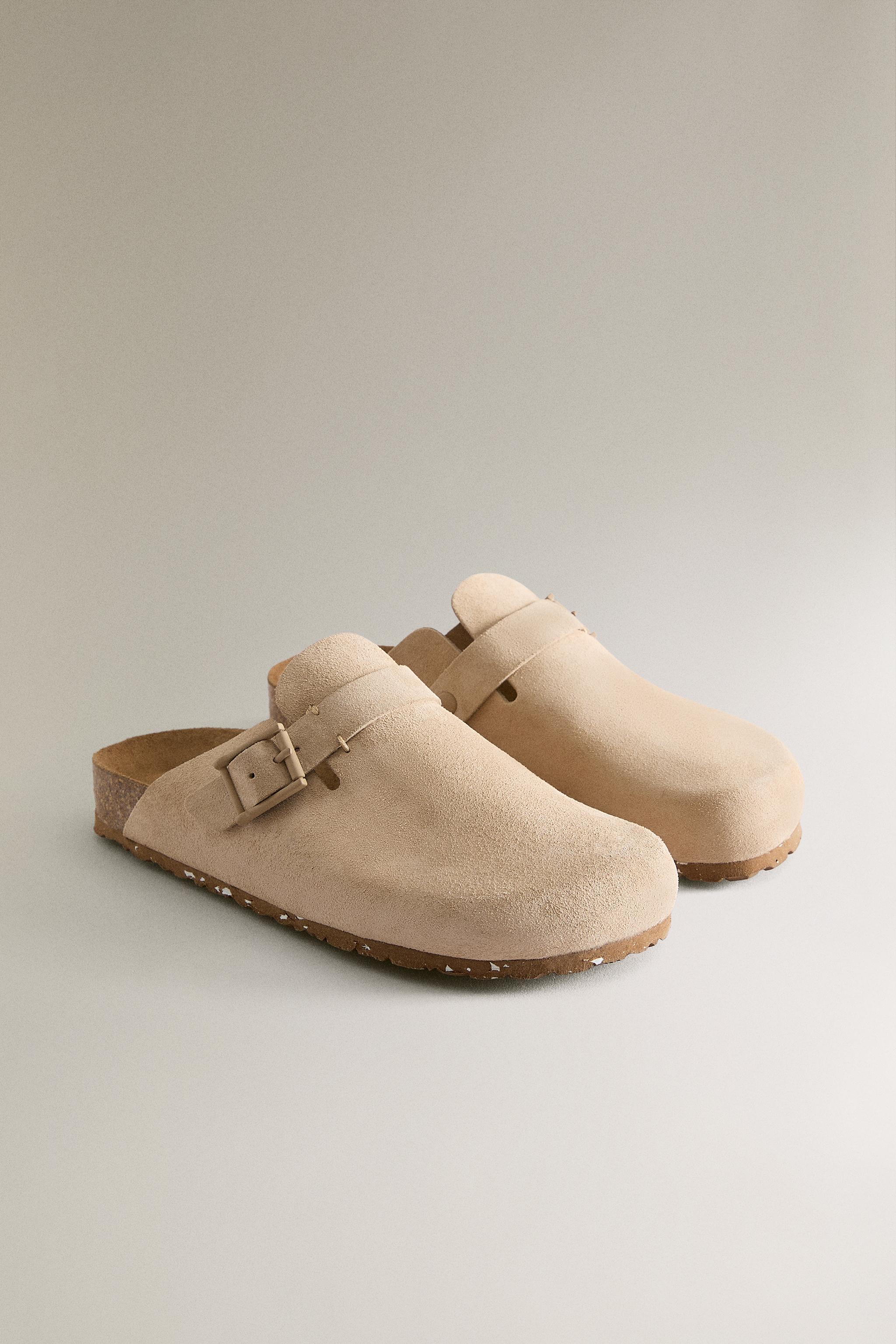 LEATHER CLOGS WITH BUCKLE AND TOPSTITCHING DETAIL — Sand Brown