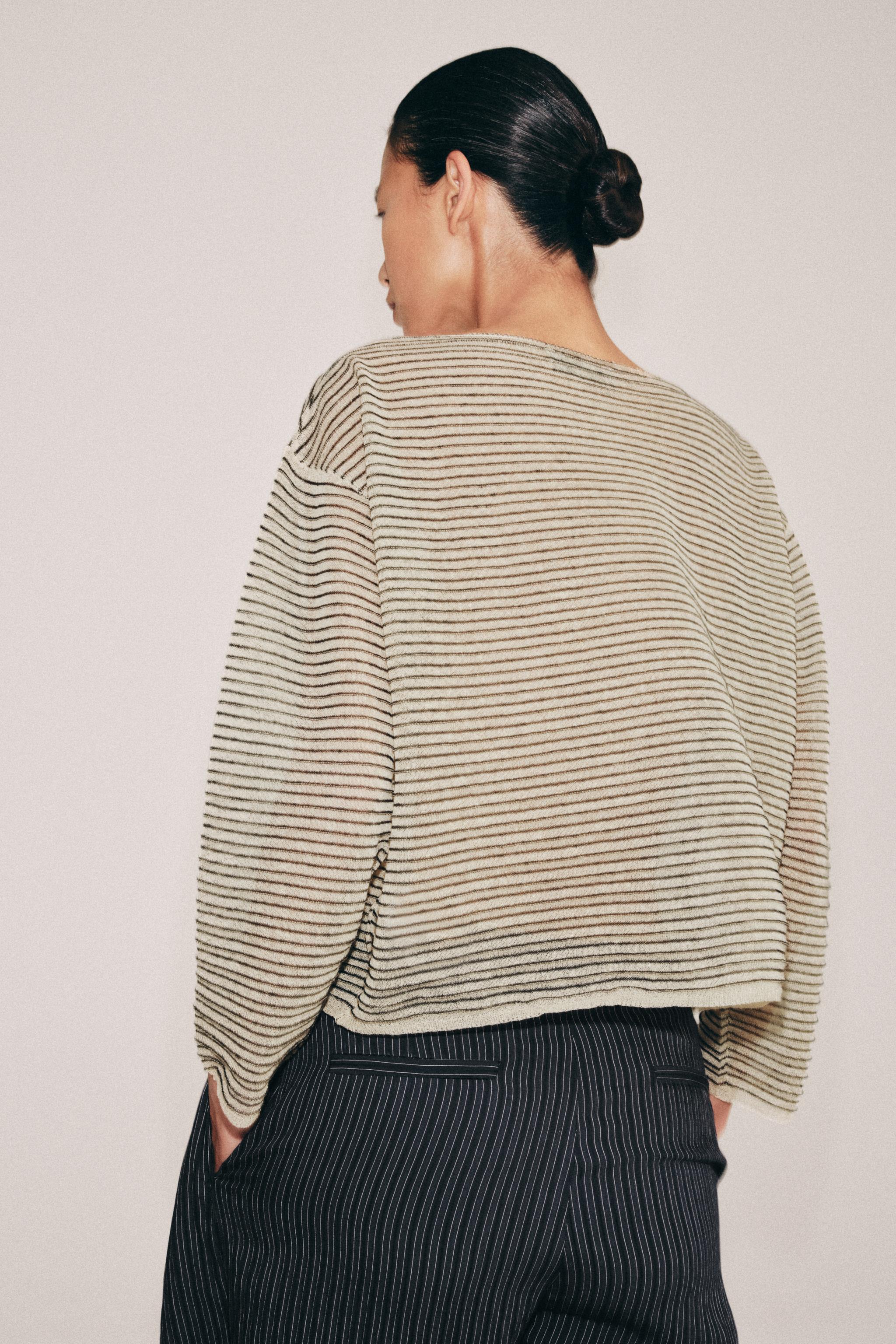 PULL EN MAILLE FINE À RAYURES