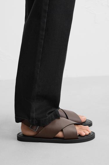 SANDALES À BRIDES CROISÉES - Marron de Zara - Image 0