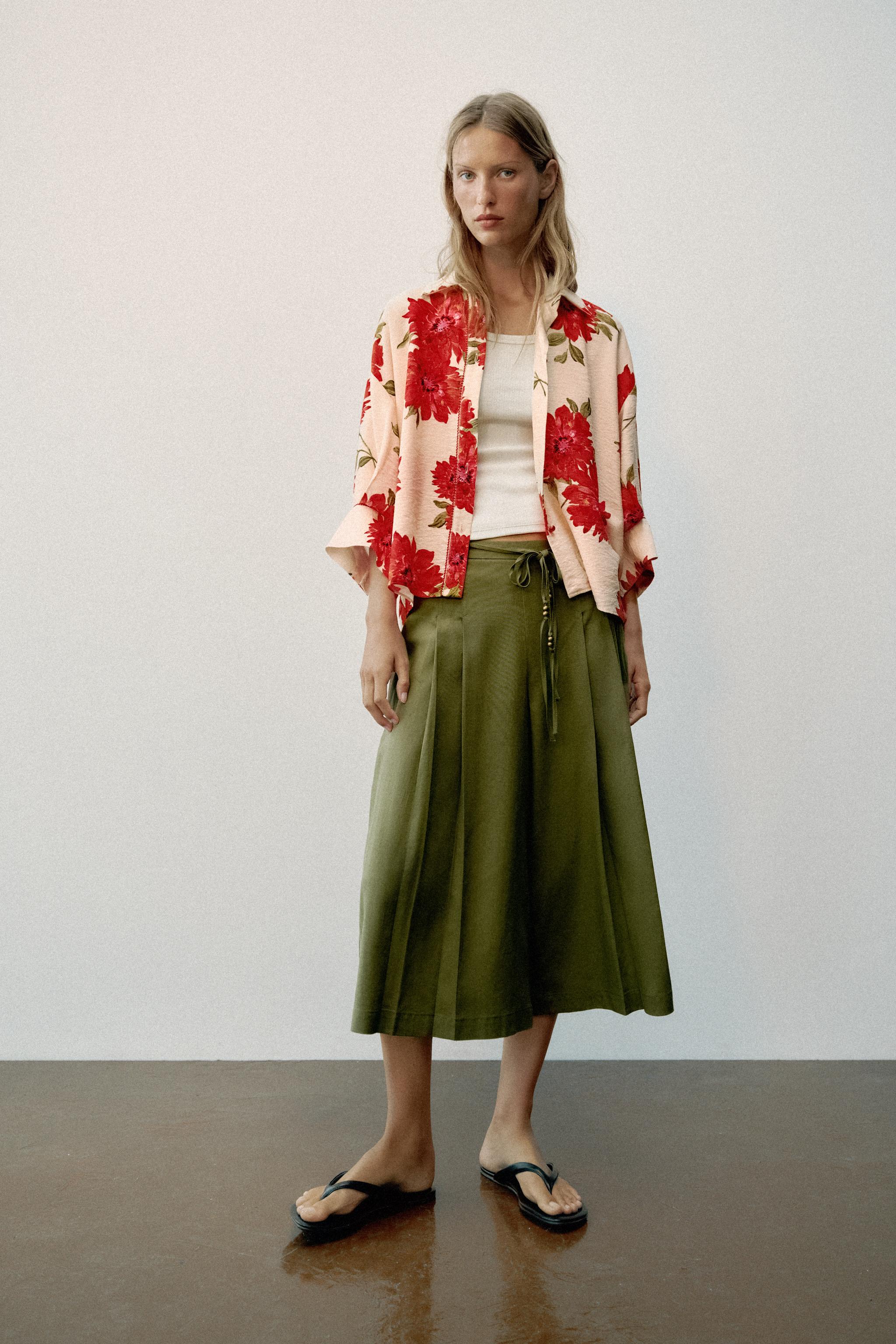 BEADED BELT LONG SHORTS