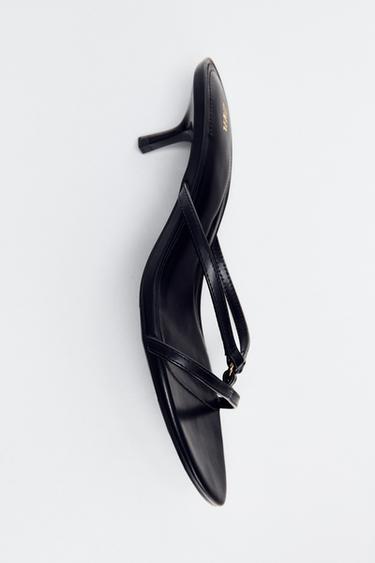 KITTEN-HEEL SANDALS WITH METAL DETAIL - Black by Zara