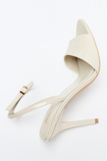 Zara PATENT FINISH HEELED SANDALS - Ecru