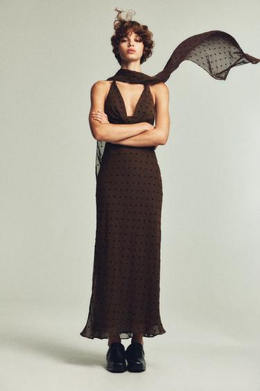 VESTIDO LARGO LUNARES FOULARD - Marrón de Zara