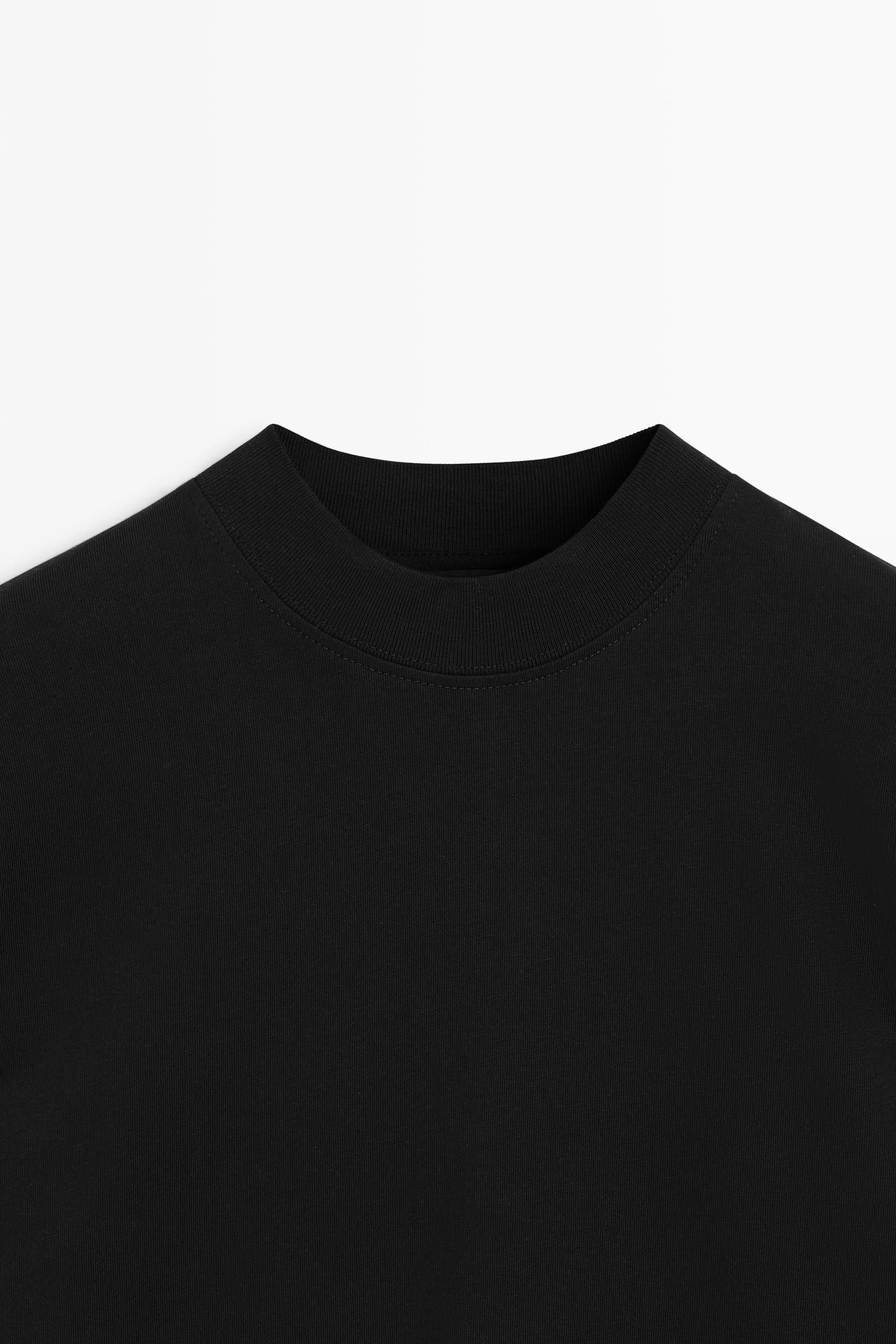 Long sleeve round neck T-shirt