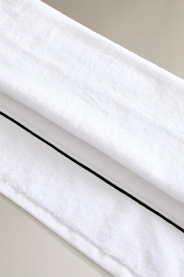 EMBROIDERED TRIM BATH TOWEL - Black by Zara