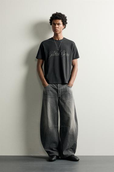 CAMISETA CROPPED FIT TEXTO LAVADO - Gris antracita de Zara - Imagen 0