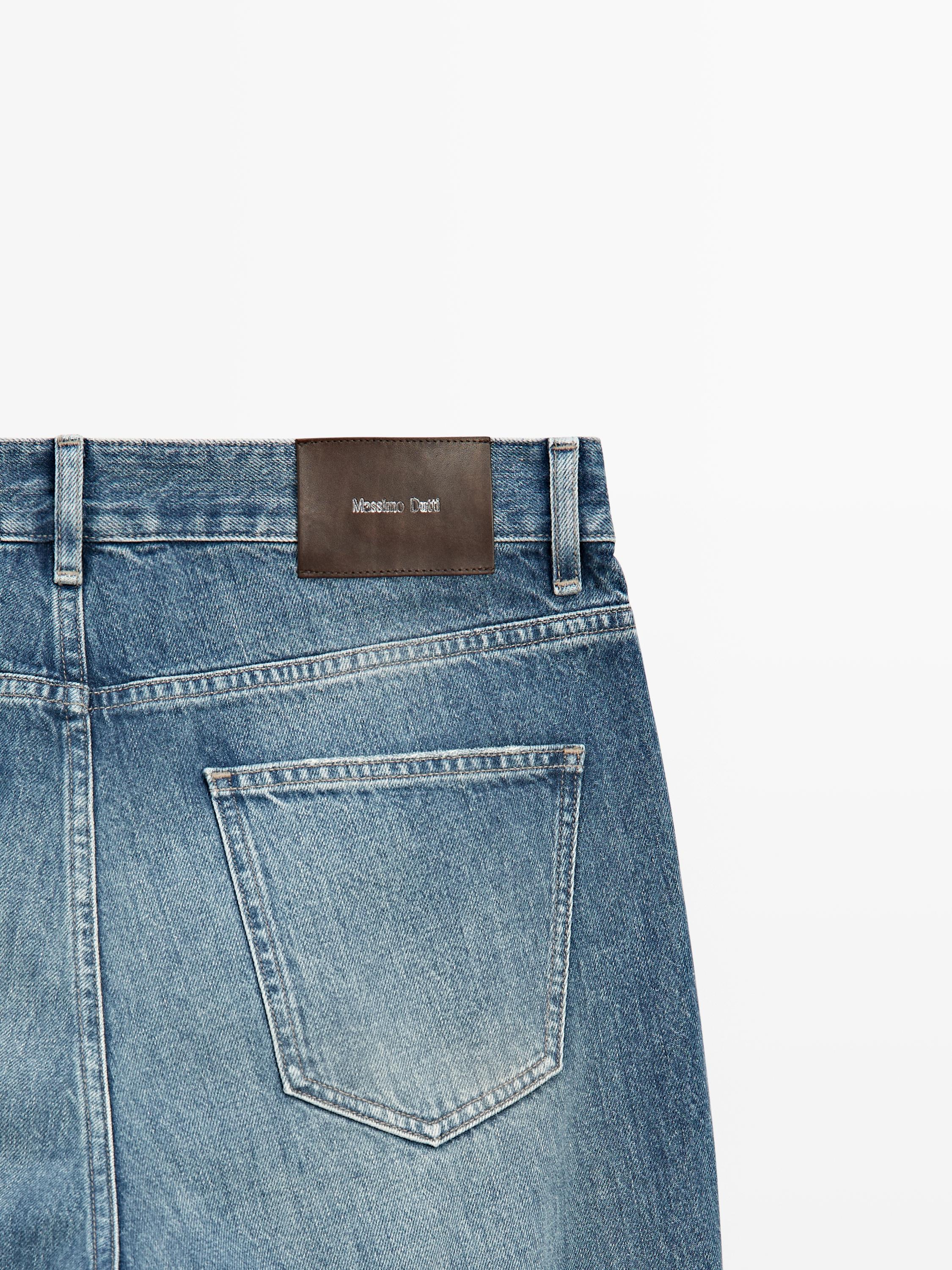 Straight-leg jeans