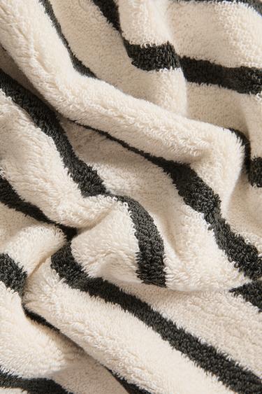 SERVIETTE DE BAIN RAYURES COULEUR - Vert foncé de Zara - Image 3