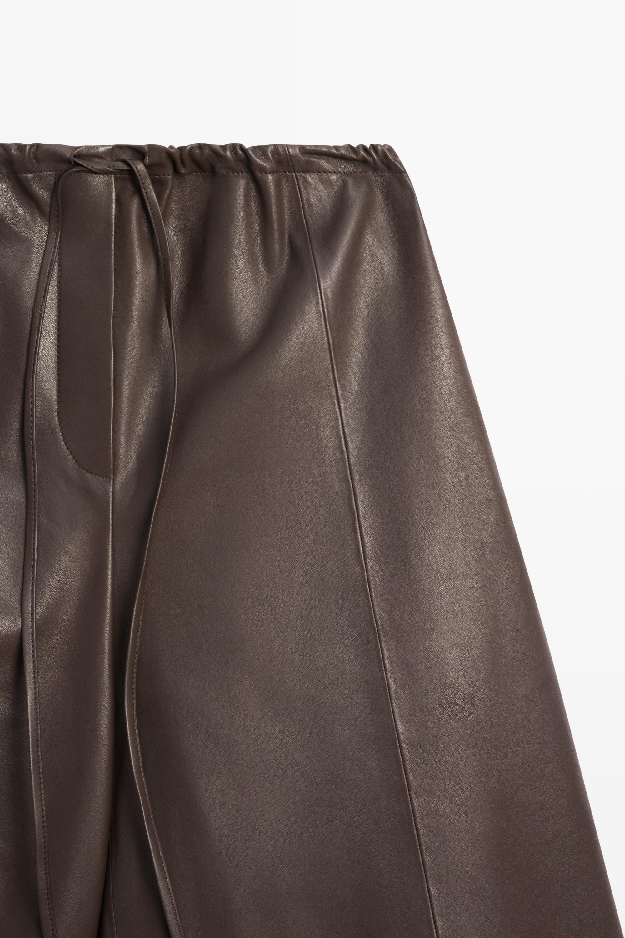 Bermuda long en cuir nappa