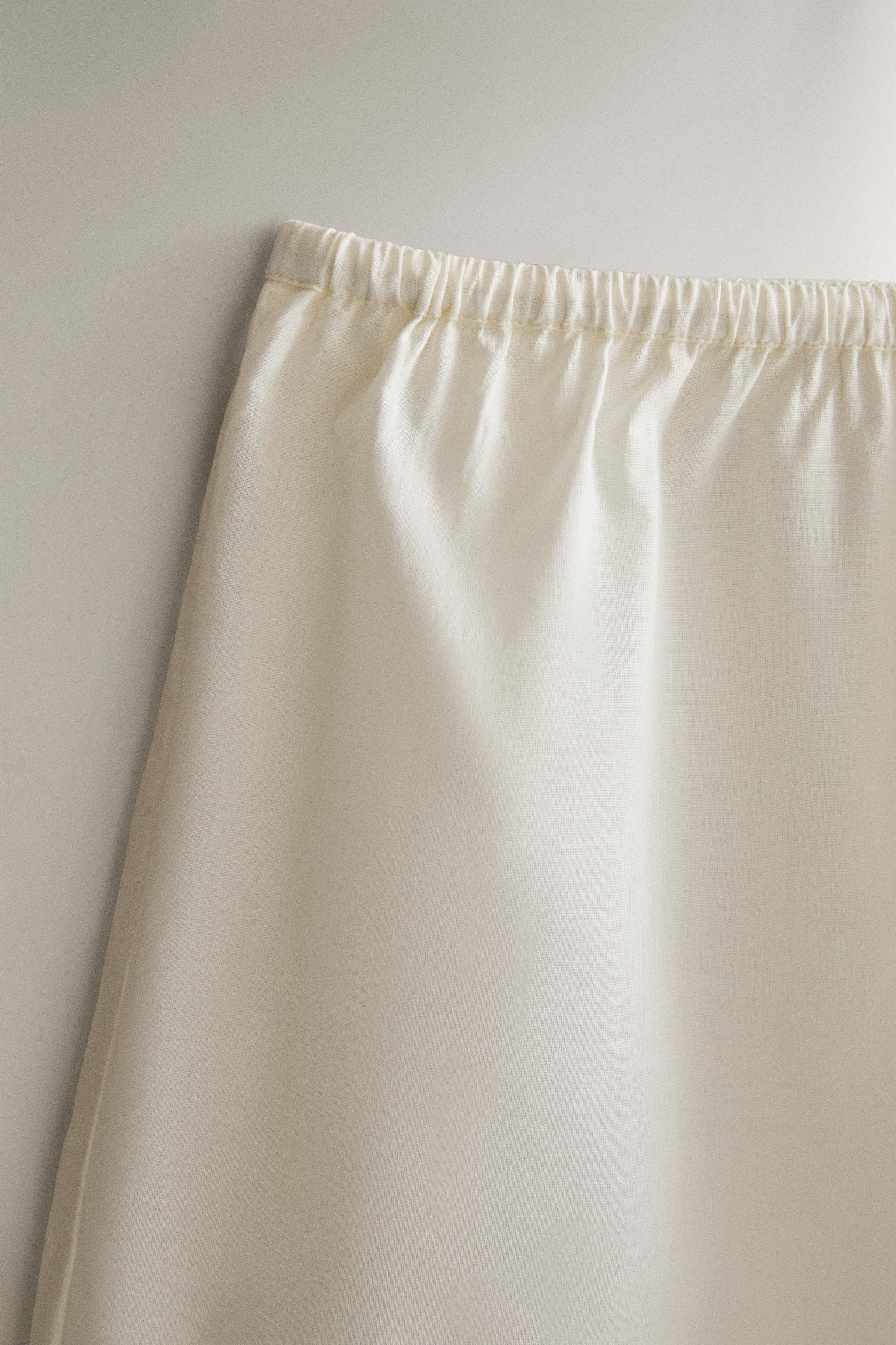 FLORAL EMBROIDERED SHORTS — Oyster-white