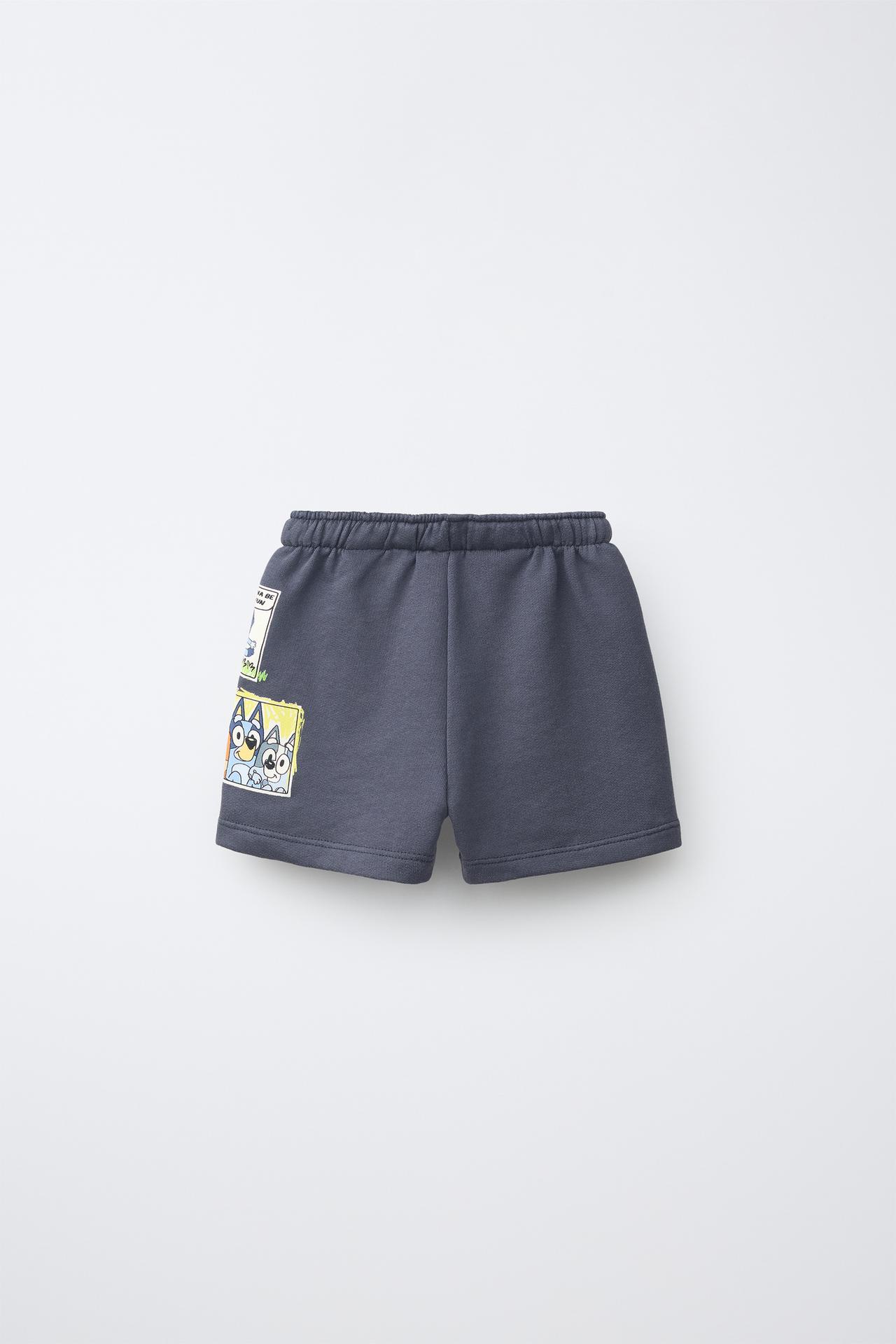 BLUEY © LUDO STUDIO PRINT BERMUDA SHORTS — Anthracite grey