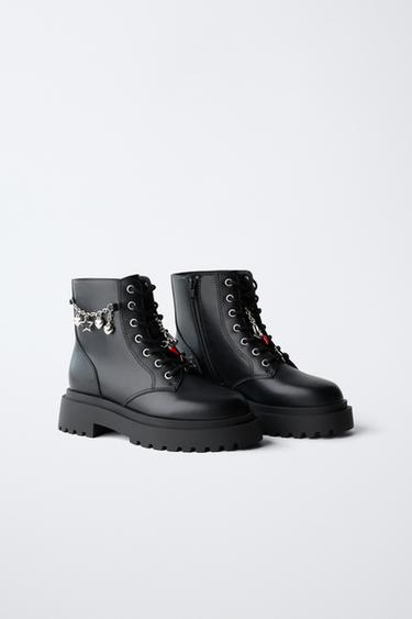 Zara LACE-UP ANKLE BOOTS WITH CHARMS - Black