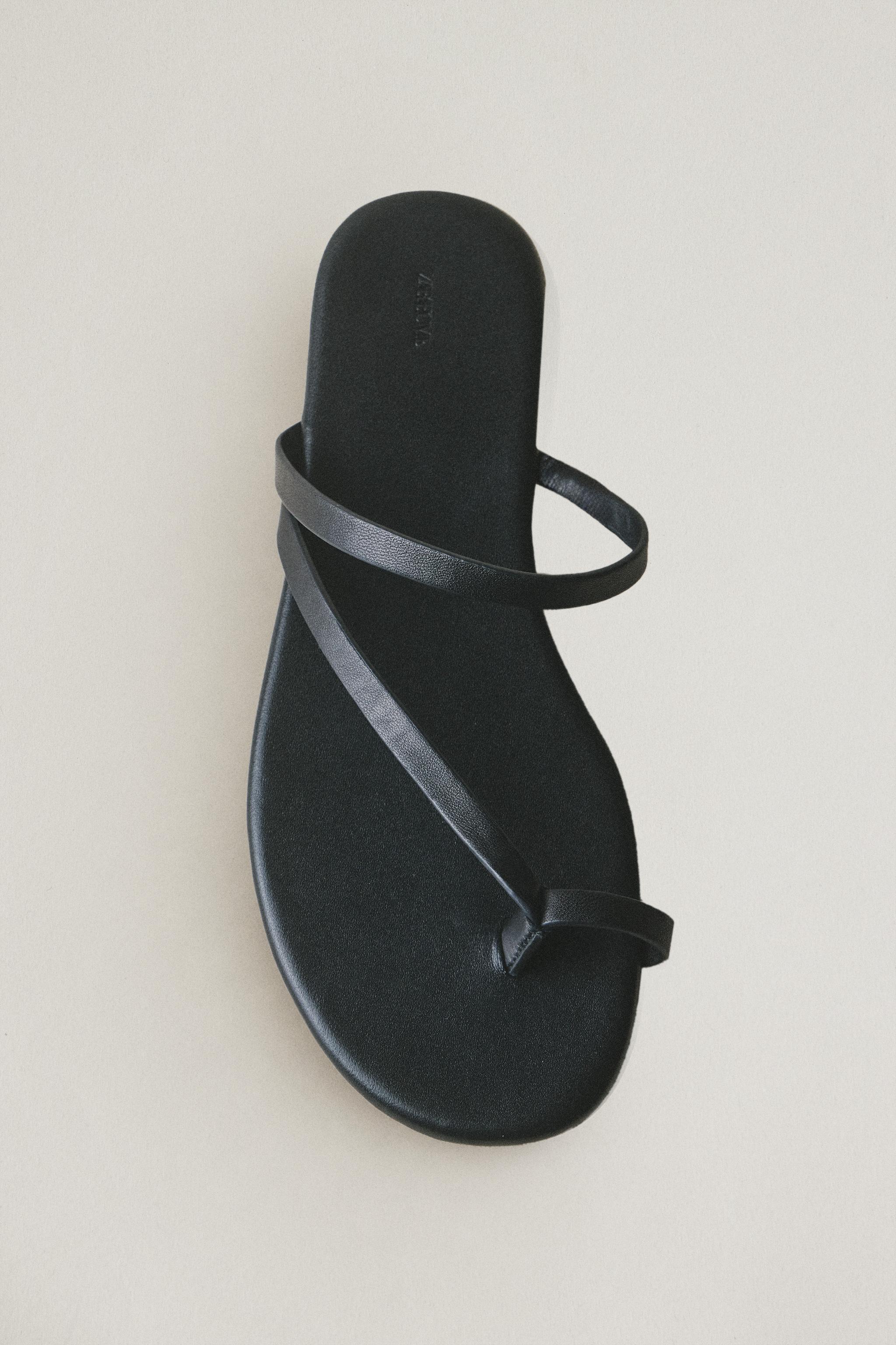 FLAT LEATHER SANDALS — Black