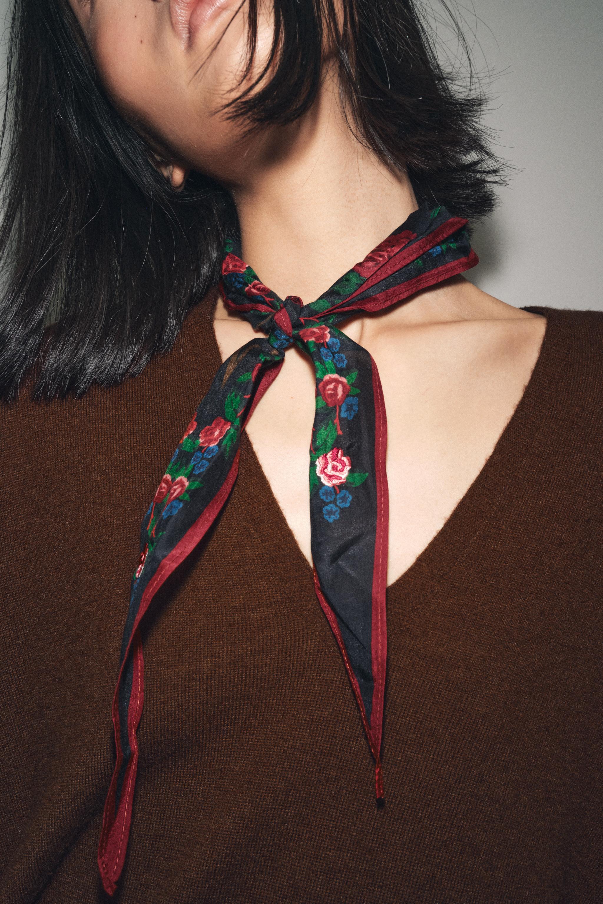シルク刺繍入りプリント柄バンダナ - マリンブルー | ZARA Japan