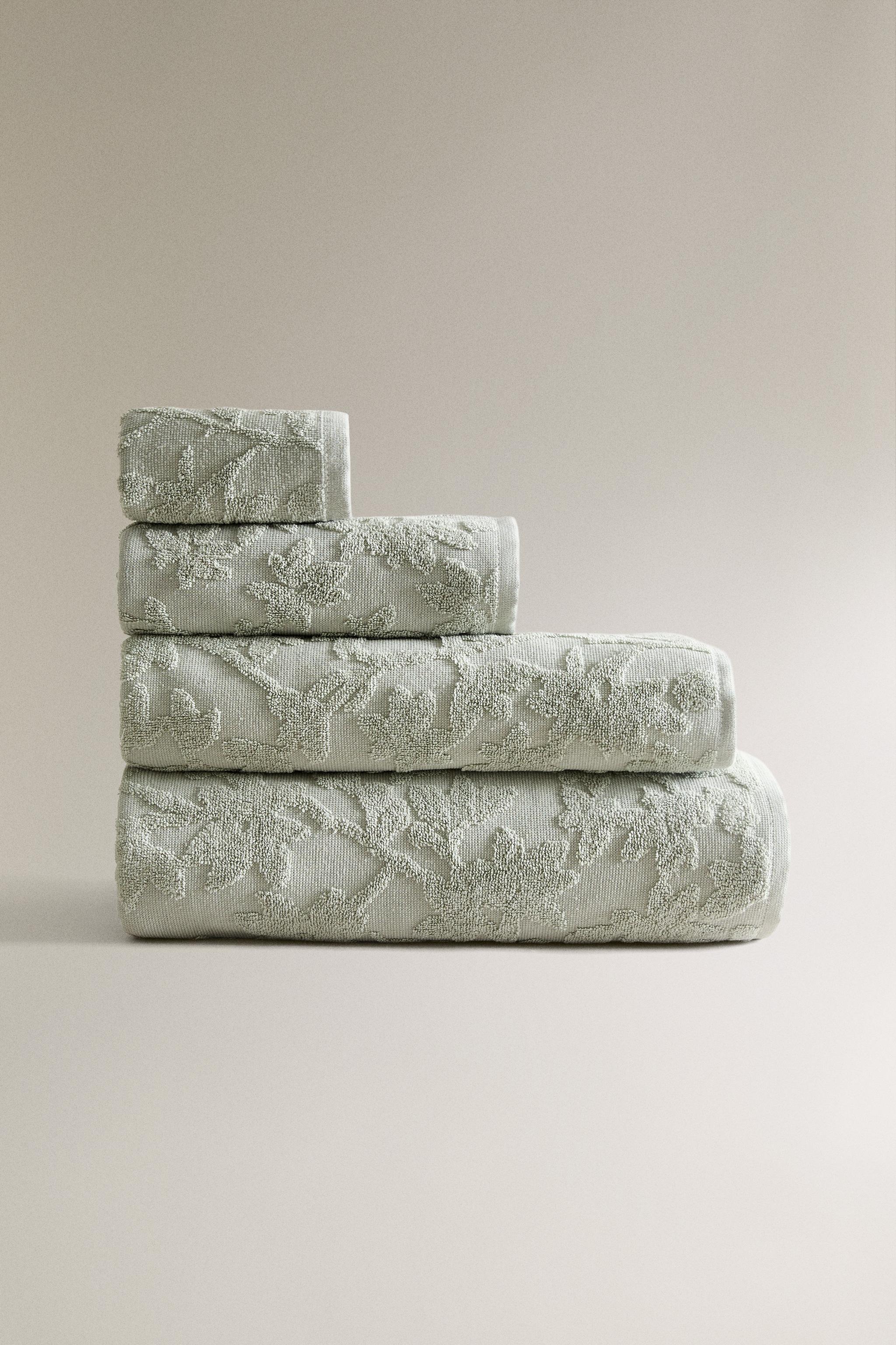 FLORAL JACQUARD BATH TOWEL