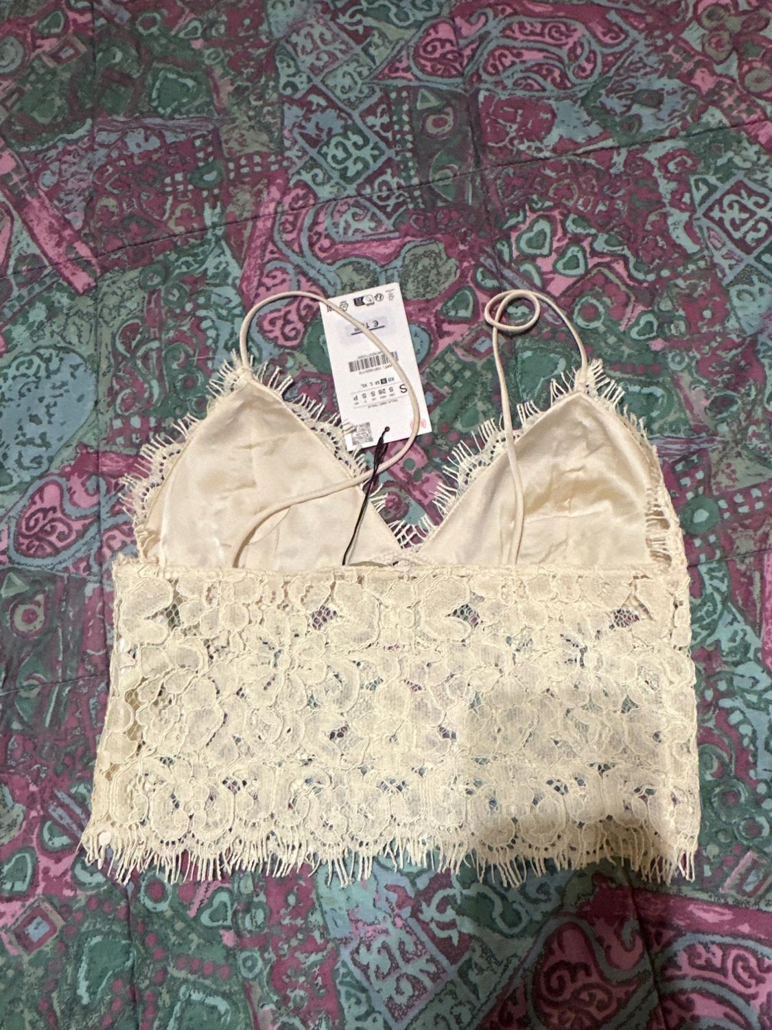 EMBROIDERED CROP TOP - Image 2