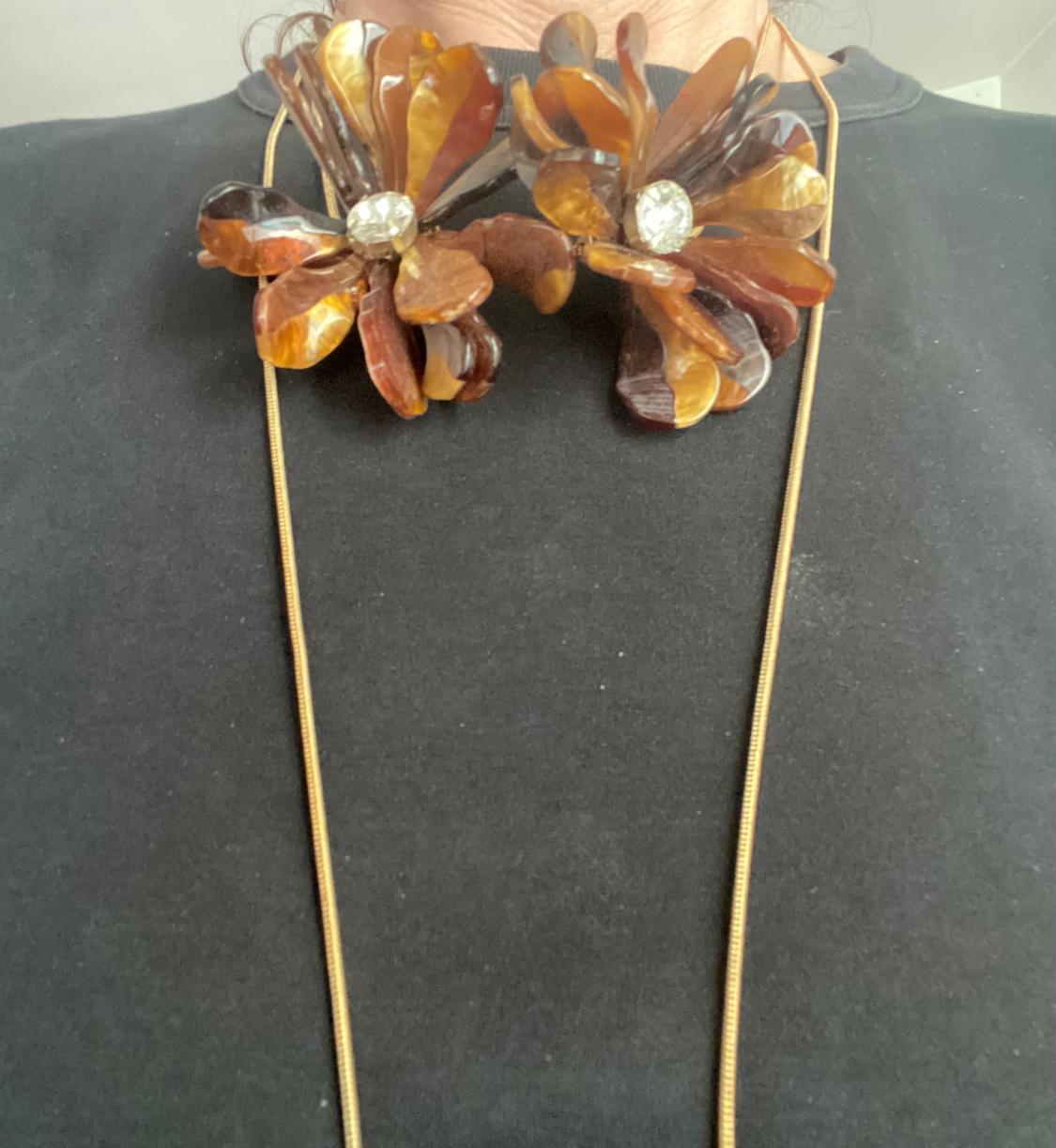 RESIN FLOWER NECKLACE - Image 2