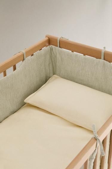 STRIBET BETRÆK TIL SENGERAND I MUSSELIN - grøn fra Zara