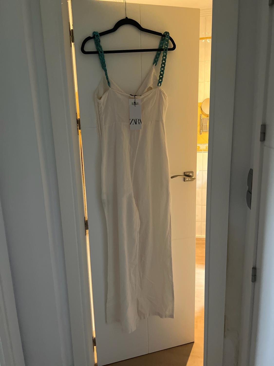 LINEN JUMPSUIT WITH CHAINS - Image 3